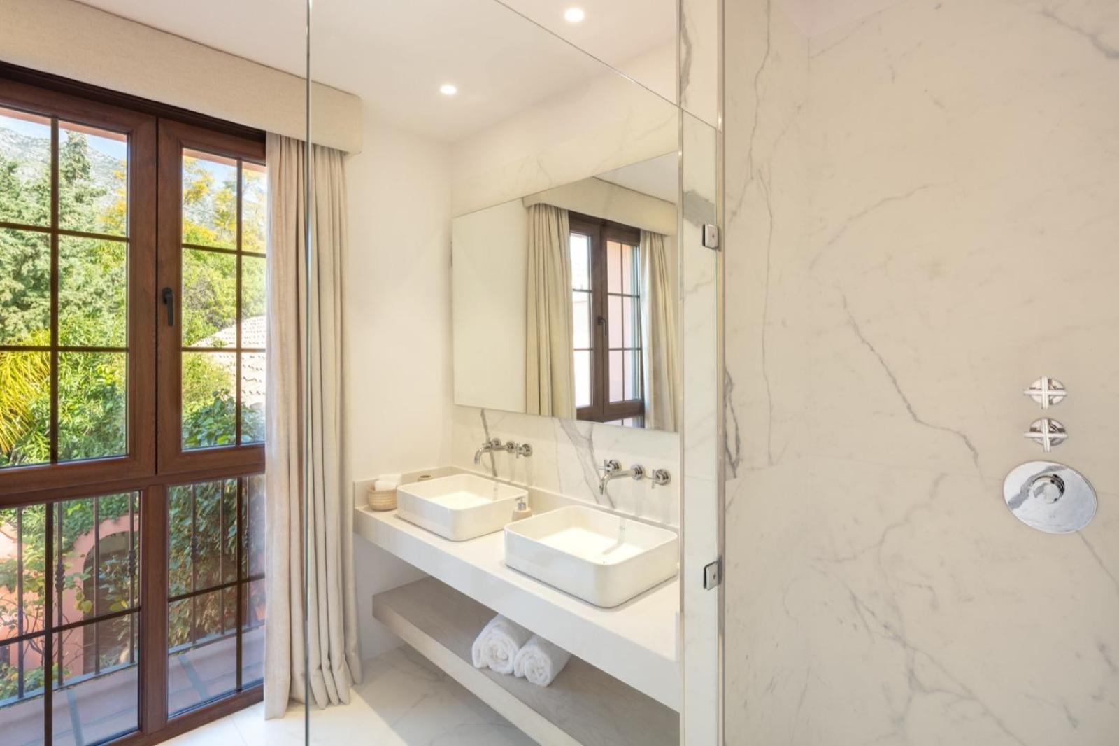 Cubo's Luxury Mansion El Baron De Sierra Blanca Villa *