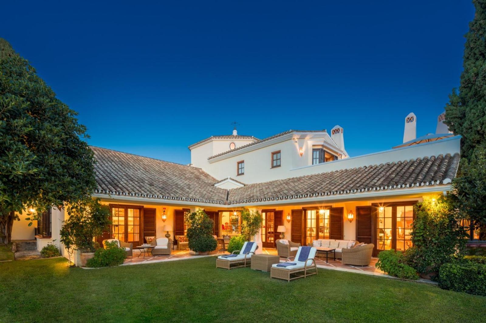 Villa Cubo's Luxury Mansion El Baron De Sierra Blanca *