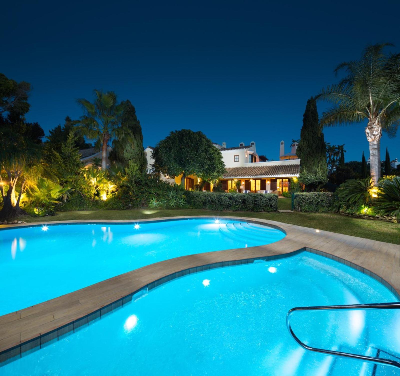 Villa Cubo's Luxury Mansion El Baron De Sierra Blanca