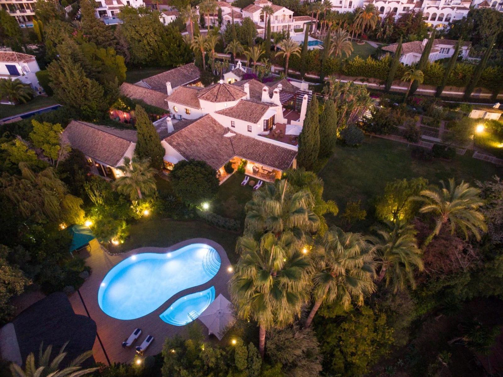Cubo's Luxury Mansion El Baron De Sierra Blanca Villa
