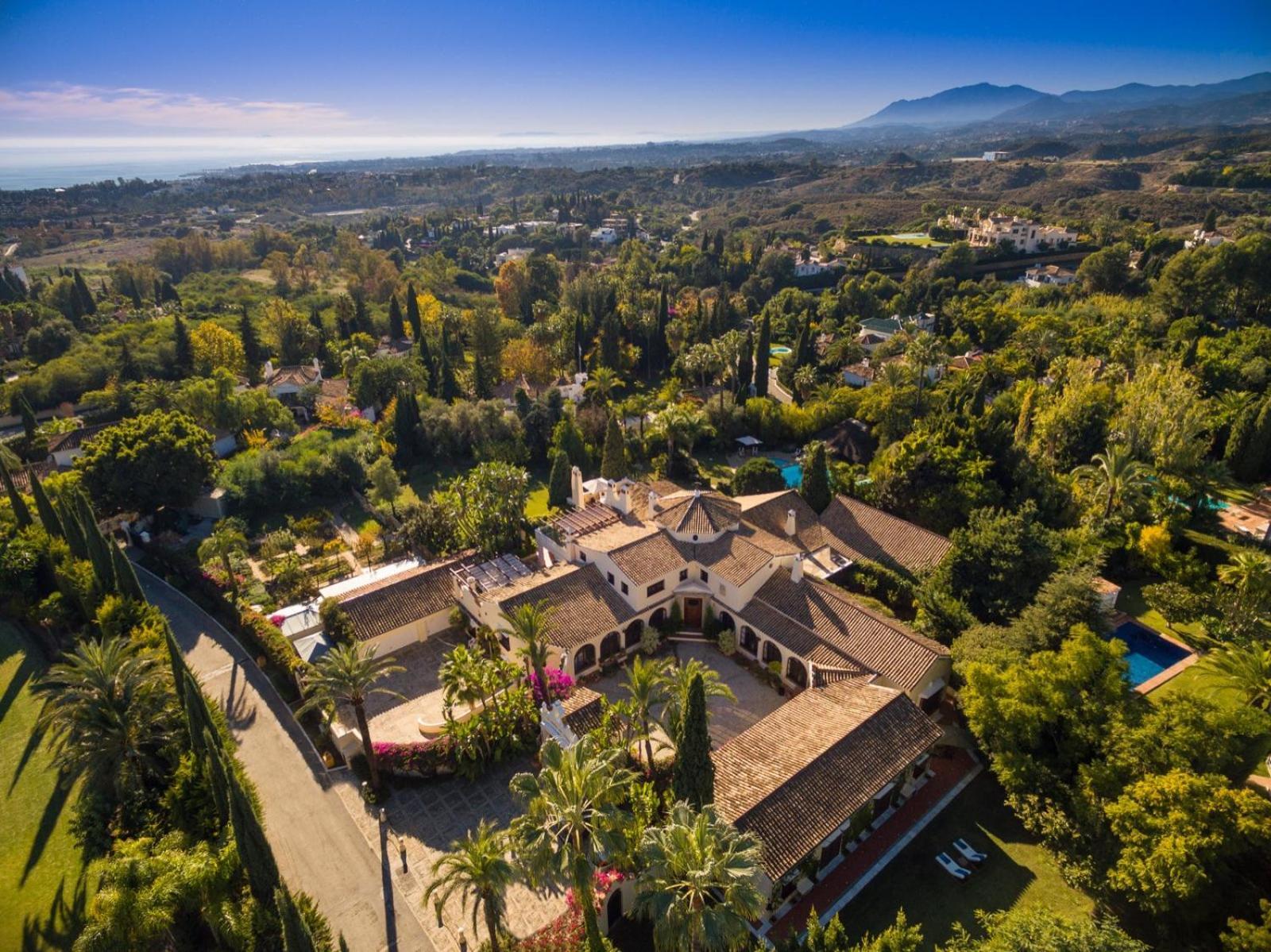 Villa Cubo's Luxury Mansion El Baron De Sierra Blanca
